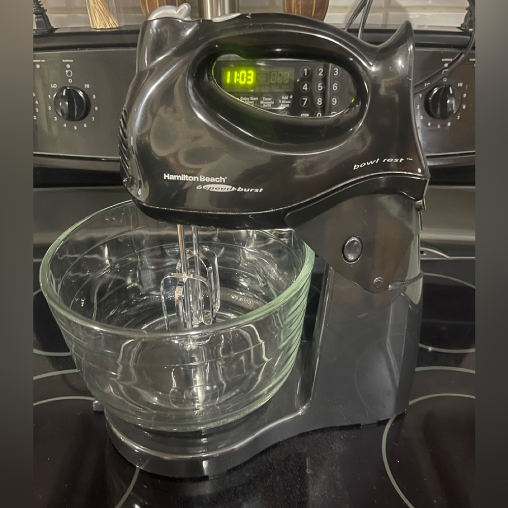 Hamilton Beach Black 6 Speed Burst Stand Mixer